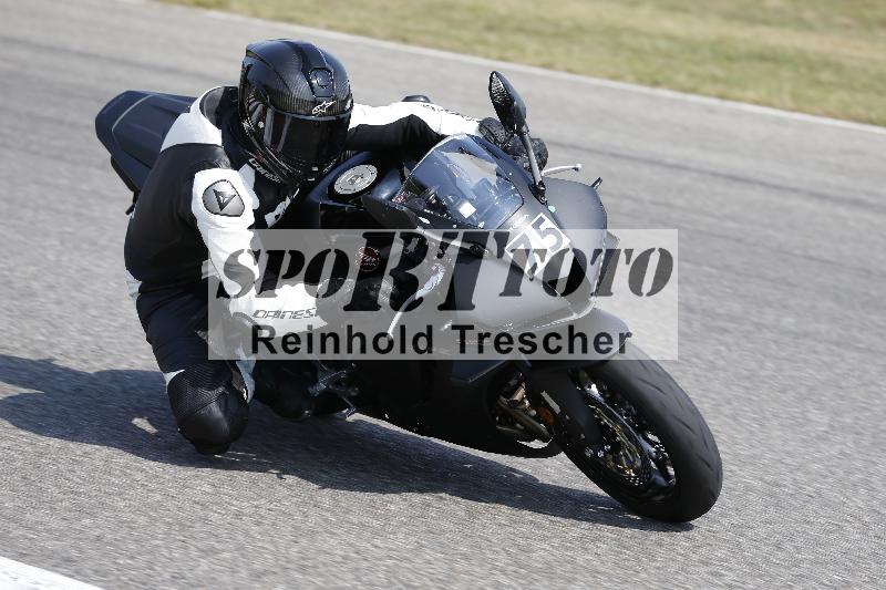 Archiv-2025/49 26.08.2025 Cornu Master School ADR/gruen-vert/75